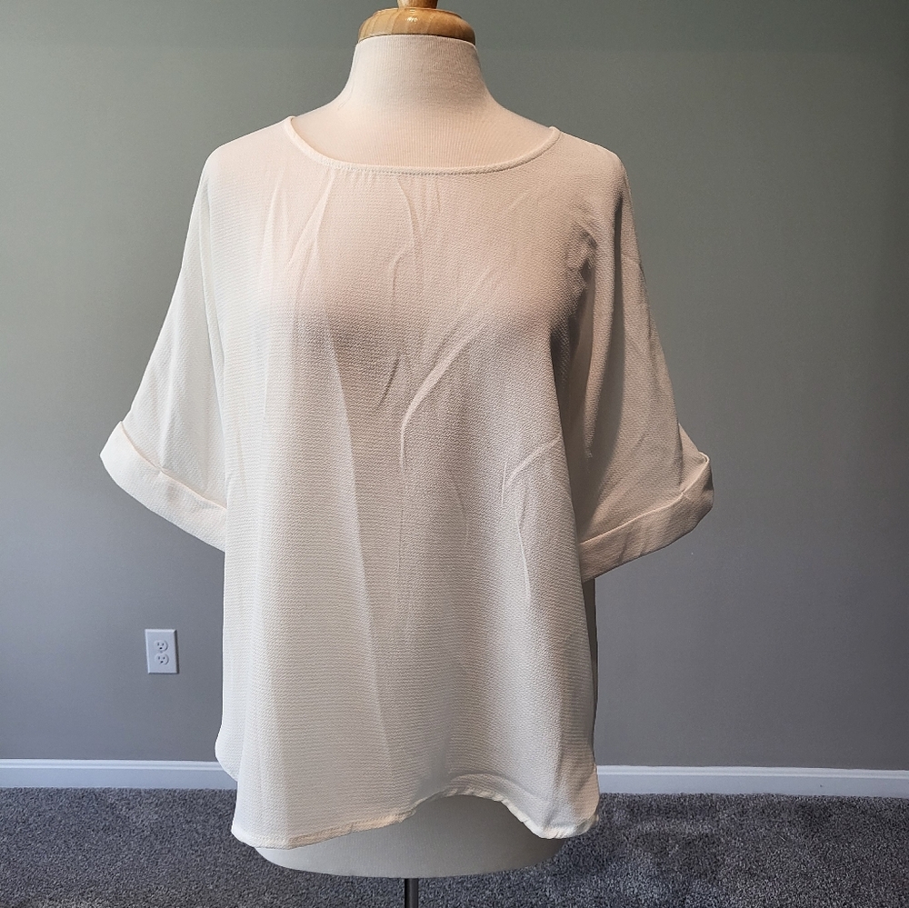 Life Style – White/Natural Cuffed Short Sleeve Top (Size XL)